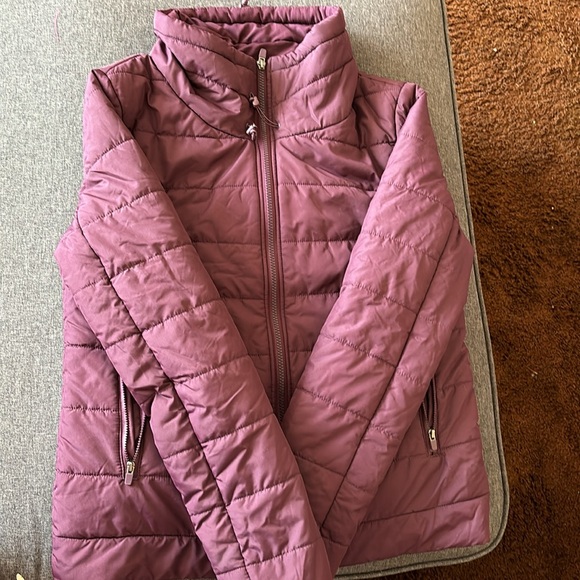 Fabletics puffer jacket - Picture 2 of 10